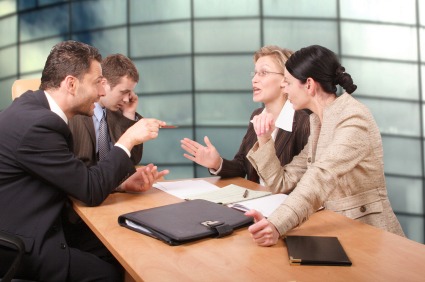Vì sao người EQ cao luôn né tránh xuất hiện 4 nơi này? - Ảnh 1. Vì sao người EQ cao luôn né tránh xuất hiện 4 nơi này? - Ảnh 1.