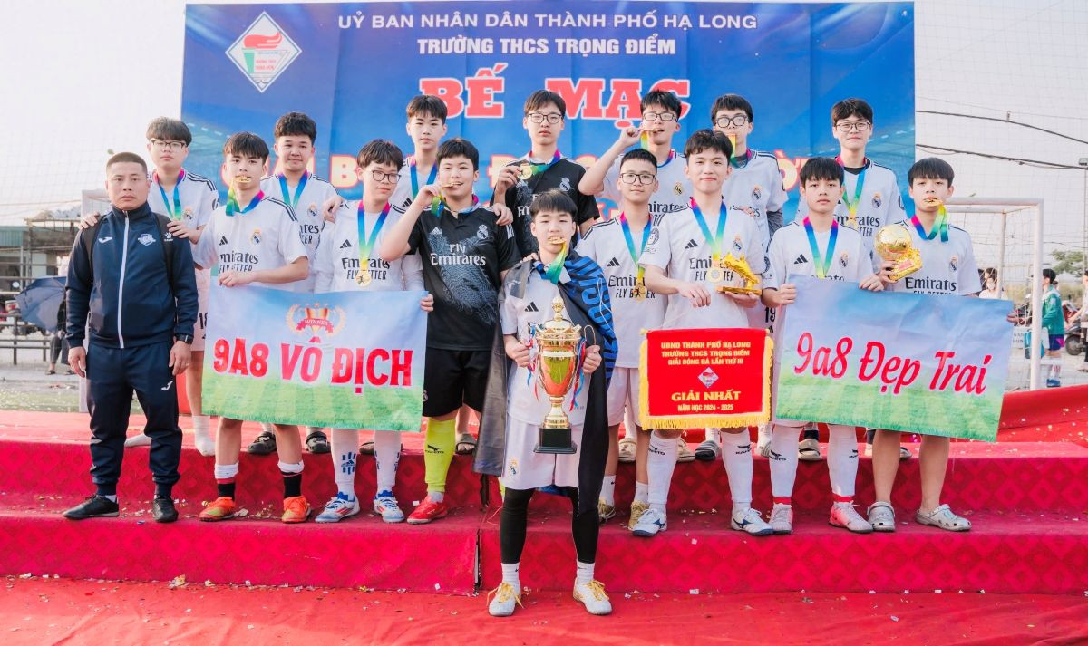 Hai anh em song sinh giành ngôi thủ khoa, á khoa trường chuyên Hạ Long - Ảnh 3. Hai anh em song sinh giành ngôi thủ khoa, á khoa trường chuyên Hạ Long - Ảnh 3.