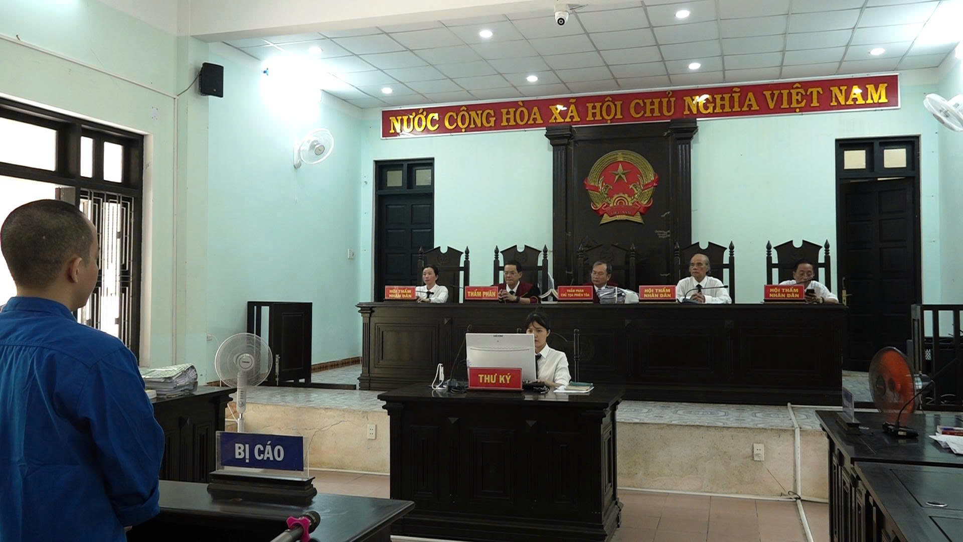 nhan-vien-nhan-hang-chiem-doat-hon-11-ty-dong-cua-nhieu-bi-hai-17518835895611435283903-1751891148505-17518911487381403378579.jpg