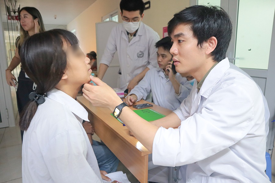 Ghép xương ổ răng cho 'chiến binh' 12 tuổi đã từng 4 lần mổ tim bẩm sinh và 1 lần phẫu thuật tạo hình khe hở môi – vòm miệng - Ảnh 4.