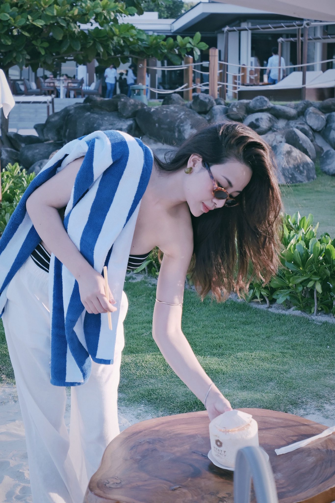 Hot girl quê Nghệ An - vợ cầu thủ Phan Văn Đức gây sốt với bộ bikini 'sexy vừa đủ'- Ảnh 4.