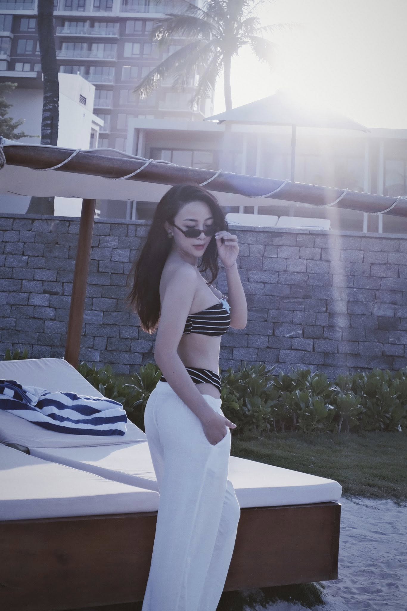 Hot girl quê Nghệ An - vợ cầu thủ Phan Văn Đức gây sốt với bộ bikini 'sexy vừa đủ'- Ảnh 5.