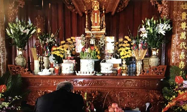 Ban thờ không mang lại phép màu, nhưng là gốc rễ của mọi vận may trong nhà- Ảnh 2. Ban thờ không mang lại phép màu, nhưng là gốc rễ của mọi vận may trong nhà- Ảnh 2.