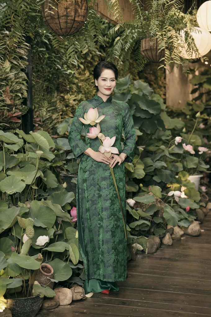 Hoa hậu Ngọc Hân rạng rỡ ở tháng thứ 7 thai kỳ, nhan sắc mẹ bầu gây sốt - Ảnh 7. Hoa hậu Ngọc Hân rạng rỡ ở tháng thứ 7 thai kỳ, nhan sắc mẹ bầu gây sốt - Ảnh 7.
