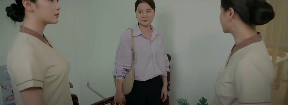 'Dịu dàng màu nắng' mới nhất (tập 26): Lan Anh bị nhân viên chống đối, Xuân cảnh báo Nam- Ảnh 1. 'Dịu dàng màu nắng' mới nhất (tập 26): Lan Anh bị nhân viên chống đối, Xuân cảnh báo Nam- Ảnh 1.