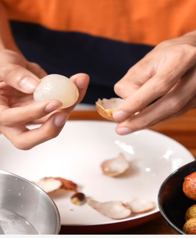 5 bước đơn giản tại nhà 'chinh phục' món khúc bạch vải gây sốt cõi mạng hè 2025- Ảnh 3.