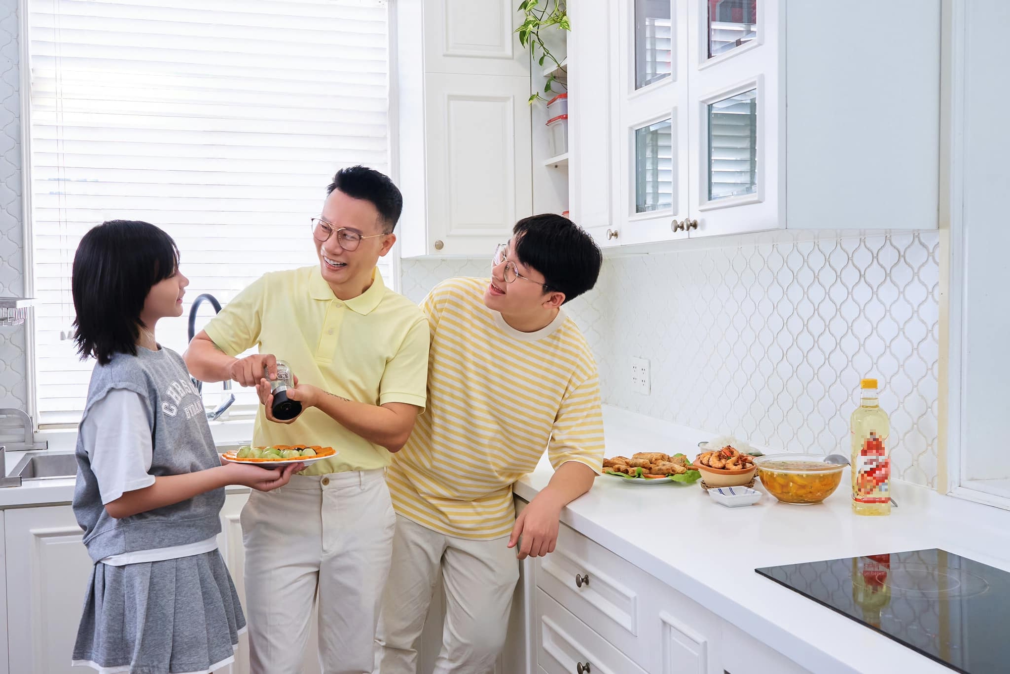 Nam ca sĩ quê Ninh Bình giàu đến mức vài năm đổi nhà một lần, sắp có thêm biệt thự 'khủng' đón Tết - Ảnh 4.