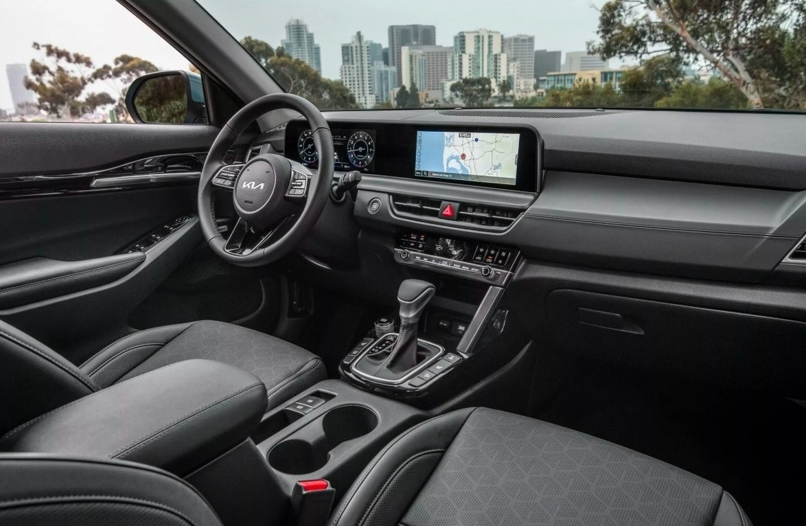 Xe gầm cao SUV hạng B KIA Seltos giá 280 triệu đồng xịn ngang Hyundai Creta, rẻ như Kia Morning, Hyundai Grand i10 ở Trung Quốc có gì khác biệt so với Việt Nam và Mỹ?- Ảnh 2. Xe gầm cao SUV hạng B KIA Seltos giá 280 triệu đồng xịn ngang Hyundai Creta, rẻ như Kia Morning, Hyundai Grand i10 ở Trung Quốc có gì khác biệt so với Việt Nam và Mỹ?- Ảnh 2.