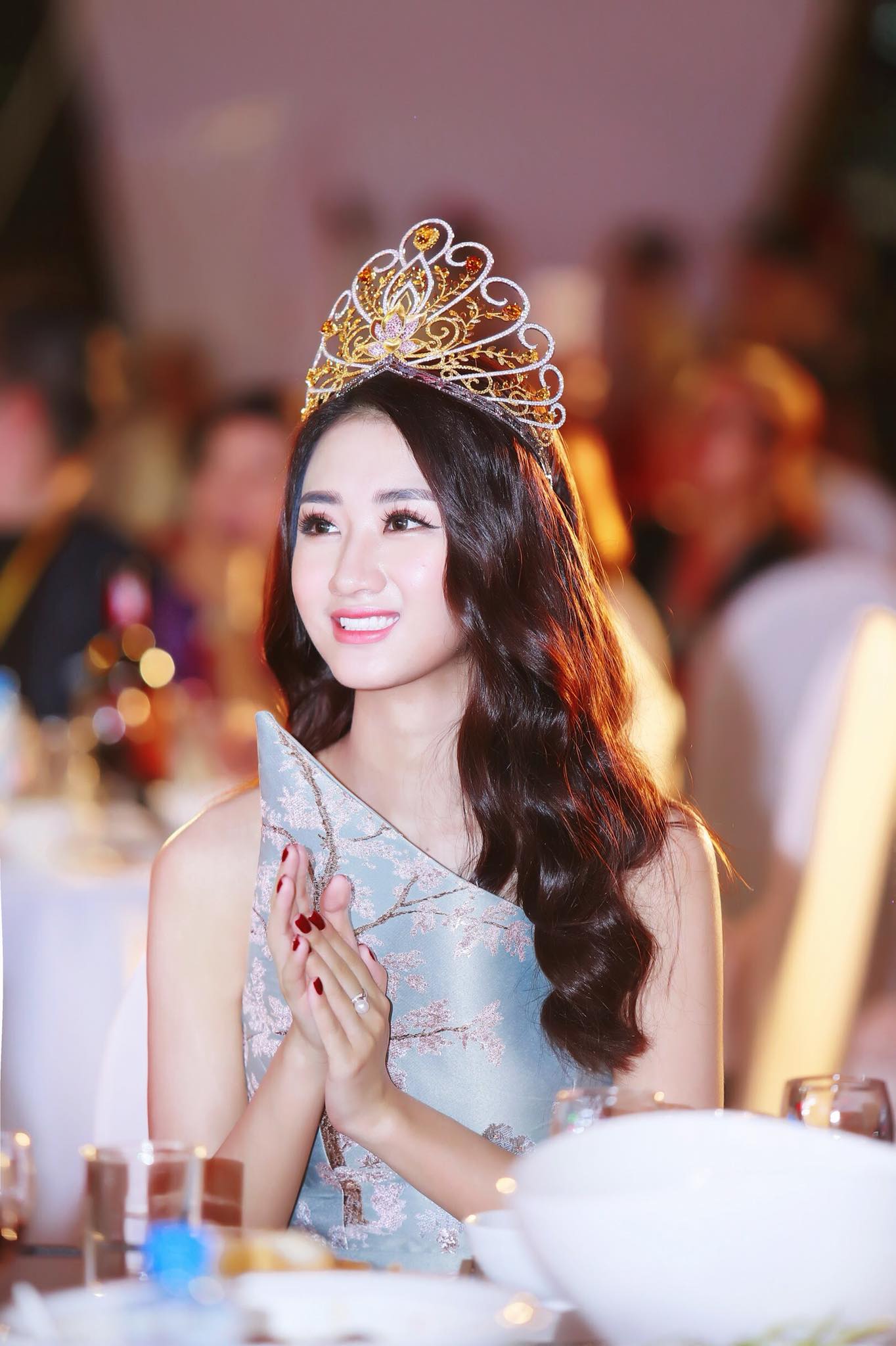 Hoa hậu quê Hải Phòng giành vương miện lúc tròn 20 tuổi, ngay lập tức có tin đồn yêu đại gia, giờ ở đâu? - Ảnh 2.