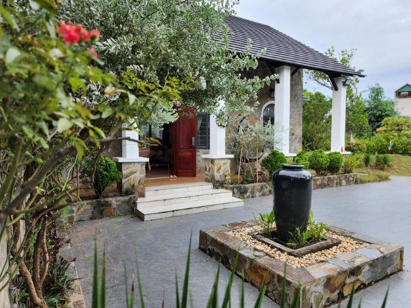 Những vật sau đây không nên để trước nhà nếu không muốn ảnh hưởng sức khỏe và tài vận- Ảnh 2. Những vật sau đây không nên để trước nhà nếu không muốn ảnh hưởng sức khỏe và tài vận- Ảnh 2.