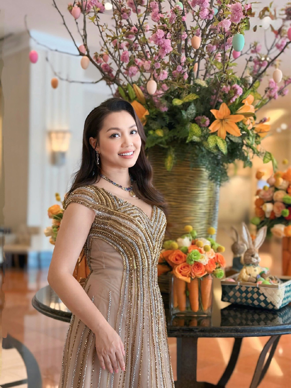 Vẻ đẹp đằm thắm của nữ ca sĩ sao mai điểm quê Quảng Ninh cùng thế hệ với Tùng Dương, Khánh Linh - Ảnh 8. Vẻ đẹp đằm thắm của nữ ca sĩ sao mai điểm quê Quảng Ninh cùng thế hệ với Tùng Dương, Khánh Linh - Ảnh 8.