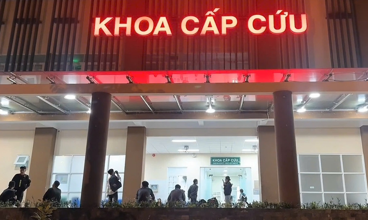 tai-nan-xe-khach-tong-nhau-tren-cao-toc-vinh-hao-phan-thiet-3-37300-1752028007448-17520280075881043891626.jpg
