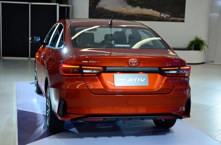 Chi tiết xe sedan hạng B Toyota Vios bản hybrid đẹp vượt trội, trang bị sánh ngang Honda City, Hyundai Accent sẽ có giá bao nhiêu khi ra mắt ở Thái Lan?- Ảnh 3. Chi tiết xe sedan hạng B Toyota Vios bản hybrid đẹp vượt trội, trang bị sánh ngang Honda City, Hyundai Accent sẽ có giá bao nhiêu khi ra mắt ở Thái Lan?- Ảnh 3.