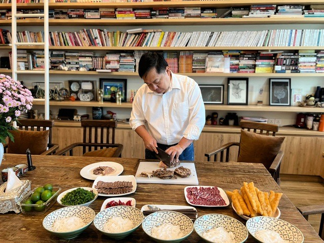 Món ăn cuối cùng mà ông Hoàng Nam Tiến chia sẻ trên trang cá nhân có gì đặc biệt? - Ảnh 3. Món ăn cuối cùng mà ông Hoàng Nam Tiến chia sẻ trên trang cá nhân có gì đặc biệt? - Ảnh 3.
