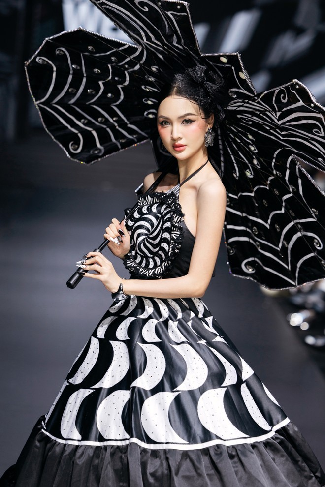 cam-ly-tren-runway-dang-trong-minh-chau-4-2167-6377-1754057615623-17540576163941888253334.jpeg