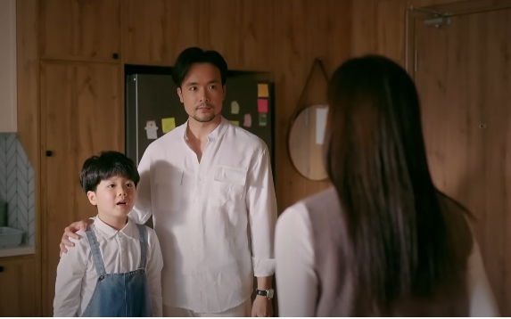 &quot;Cầu vồng ở phía chân trời&quot; mới nhất (tập 18): Chồng cũ tìm cách phá Oanh với Tuấn