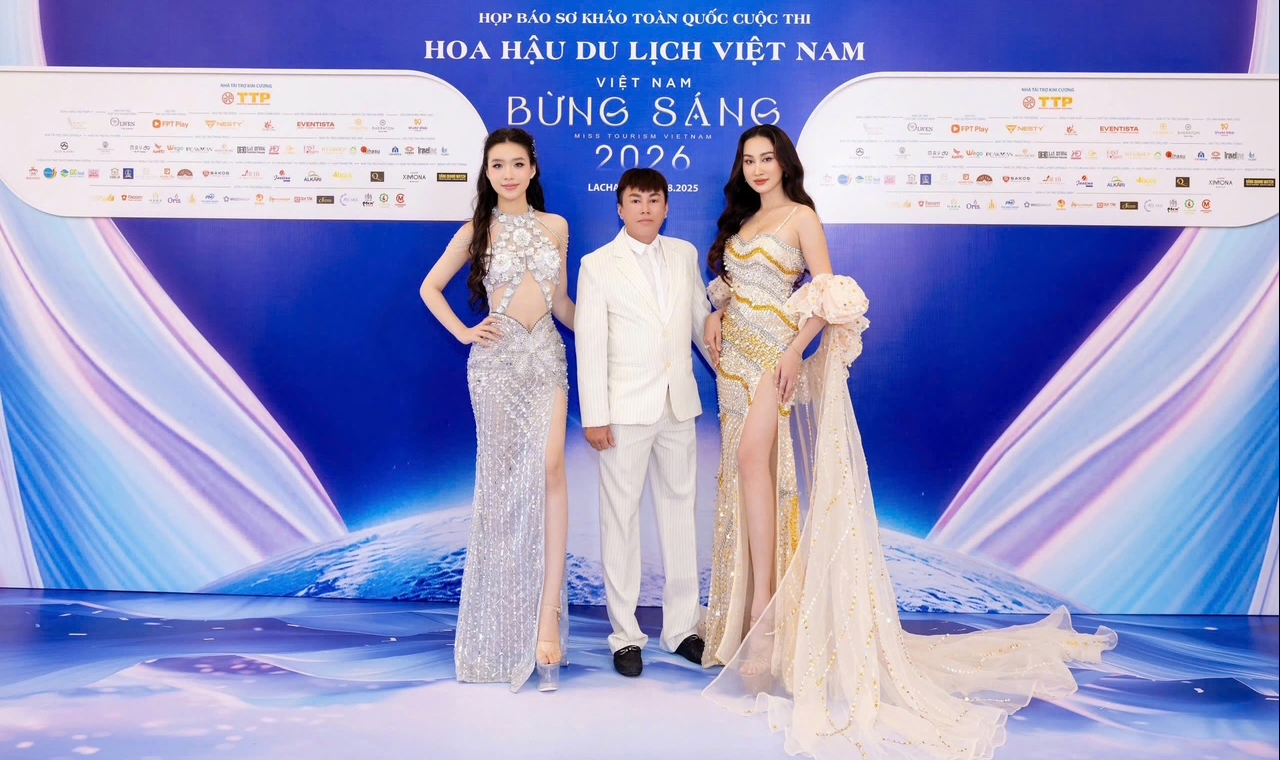 កញ្ញា Hong Trang សិចស៊ីក្នុងការរចនាម៉ូដរបស់ Tommy Nguyen - រូបថត ១០. Hoa hậu Hồng Trang gợi cảm trong thiết kế của Tommy Nguyễn - Ảnh 10.