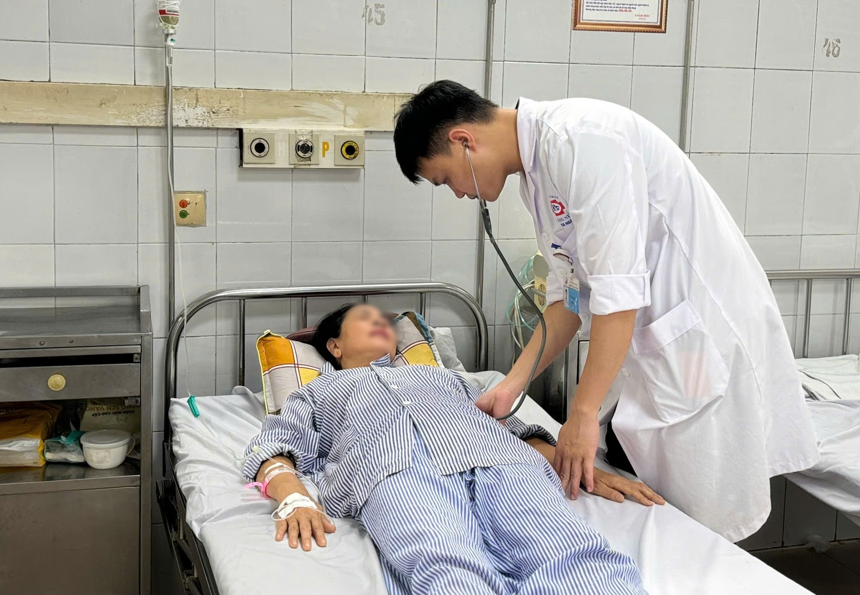 Người phụ nữ ở Quảng Ninh bất ngờ phát hiện u tuyến ức từ dấu hiệu nhiều người Việt bỏ qua - Ảnh 2. Người phụ nữ ở Quảng Ninh bất ngờ phát hiện u tuyến ức từ dấu hiệu nhiều người Việt bỏ qua - Ảnh 2.