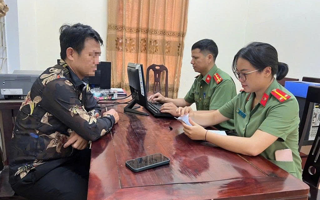 Đà Nẵng: Xử phạt nam thanh niên 26 tuổi vì xúc phạm lực lượng công an trên mạng xã hội - Ảnh 3. Đà Nẵng: Xử phạt nam thanh niên 26 tuổi vì xúc phạm lực lượng công an trên mạng xã hội - Ảnh 3.