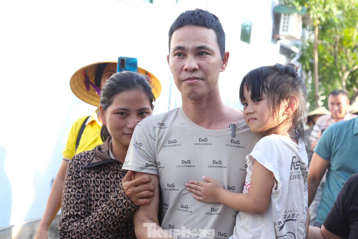 Ngày tại ngoại đoàn tụ gia đình của người bán gà lôi trắng bị tuyên 6 năm tù - Ảnh 3.