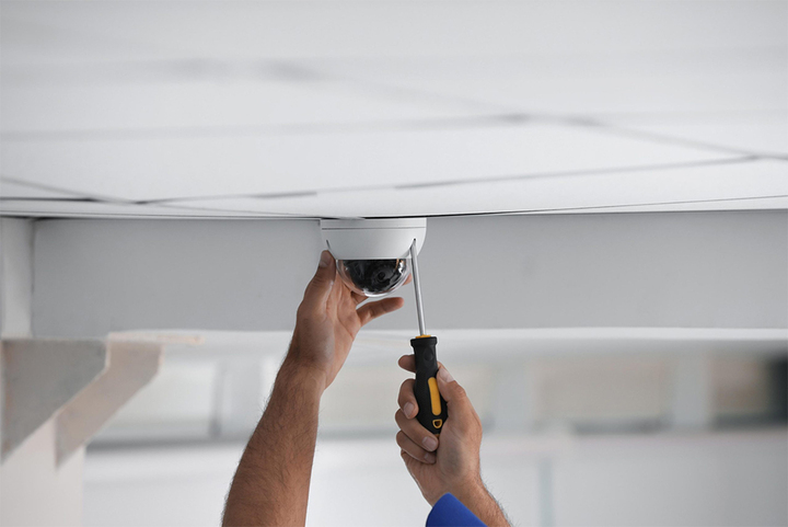 Có cô gái nào 19 tuổi vẫn bị bố mẹ lắp camera trong phòng để giám sát như tôi? - Ảnh 2.