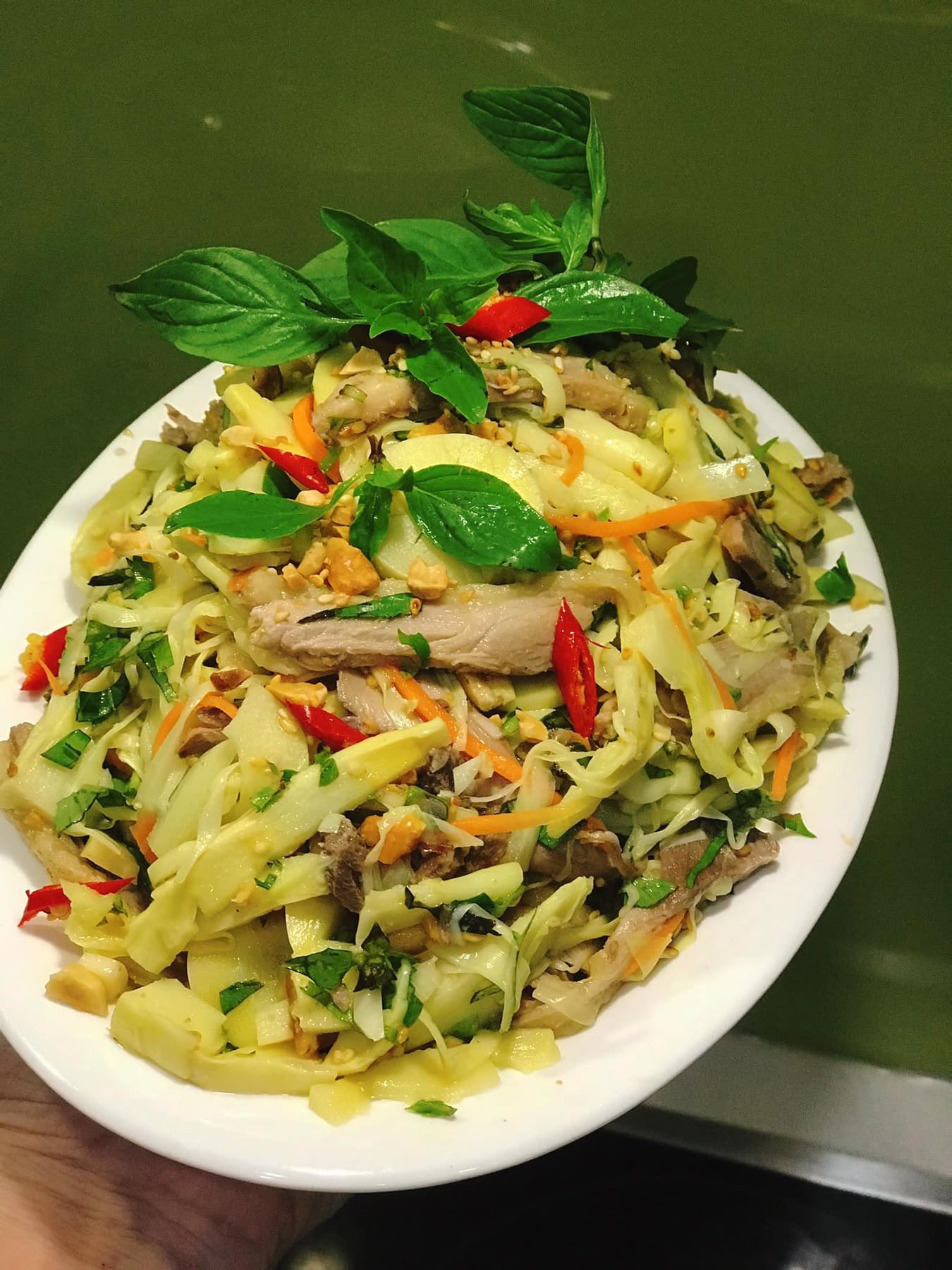 Het recept van mijn vader voor een heerlijke salade van bamboescheuten - een gerecht dat herinneringen oproept aan mijn vader in de keuken - Foto 5. Cách làm nộm măng ngon của cha tôi - món ăn của ký ức về người cha trong gian bếp- Ảnh 5.