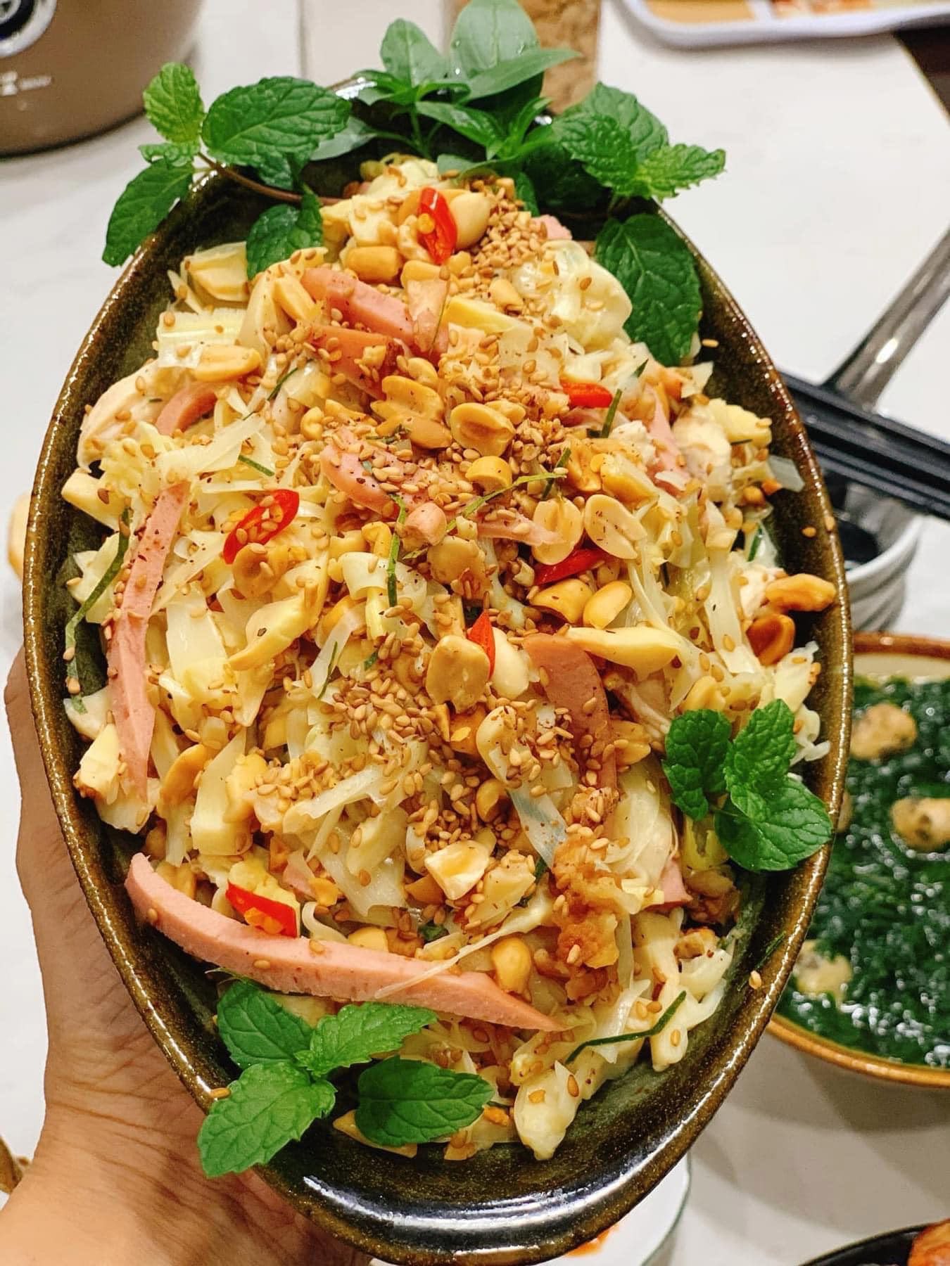 Het recept van mijn vader voor een heerlijke bamboescheutensalade - een gerecht dat herinneringen oproept aan mijn vader in de keuken - Foto 4. Cách làm nộm măng ngon của cha tôi - món ăn của ký ức về người cha trong gian bếp- Ảnh 4.