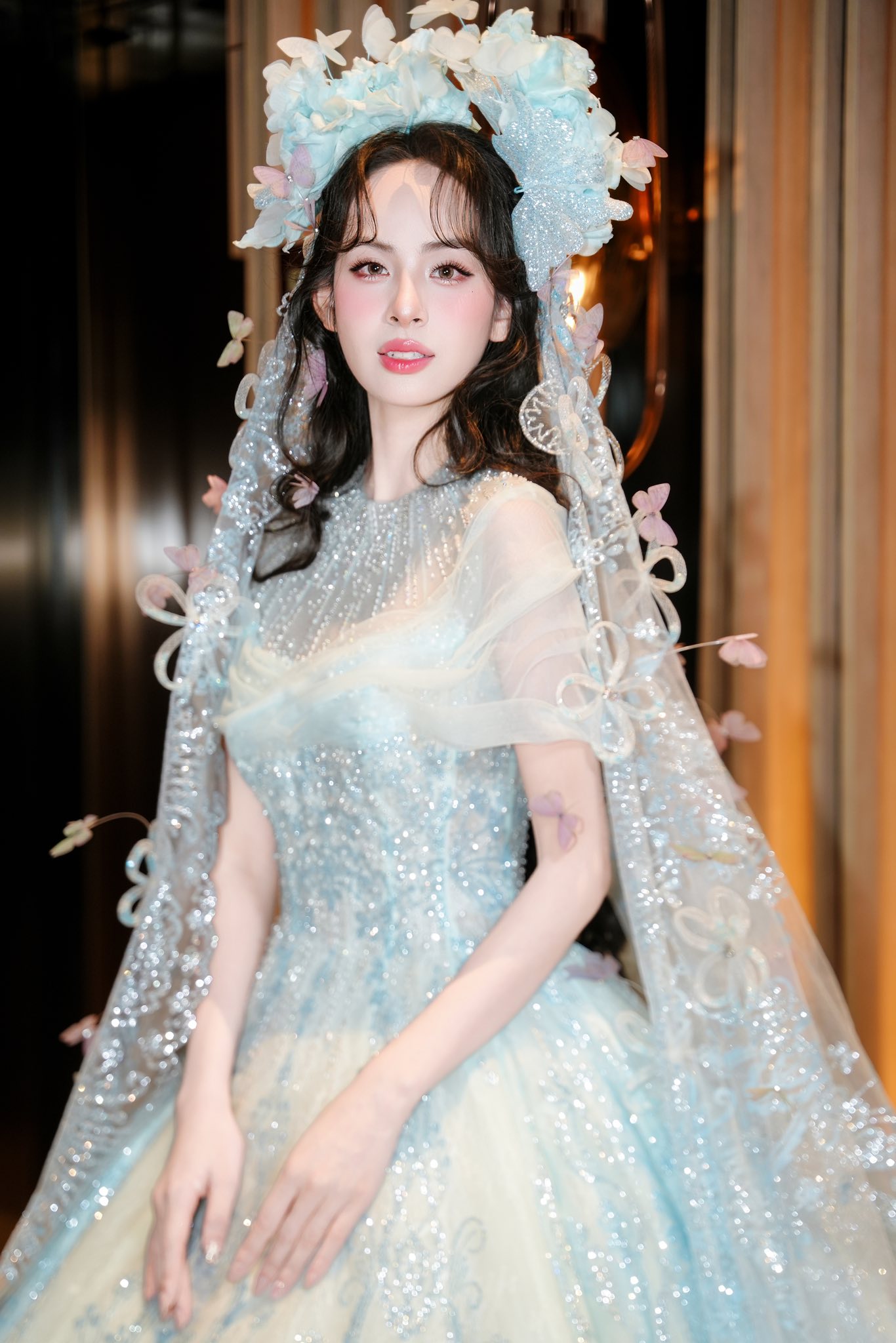 'Dâu hào môn' Hương Liên diện váy cưới gây chú ý- Ảnh 2. 'Dâu hào môn' Hương Liên diện váy cưới gây chú ý- Ảnh 2.