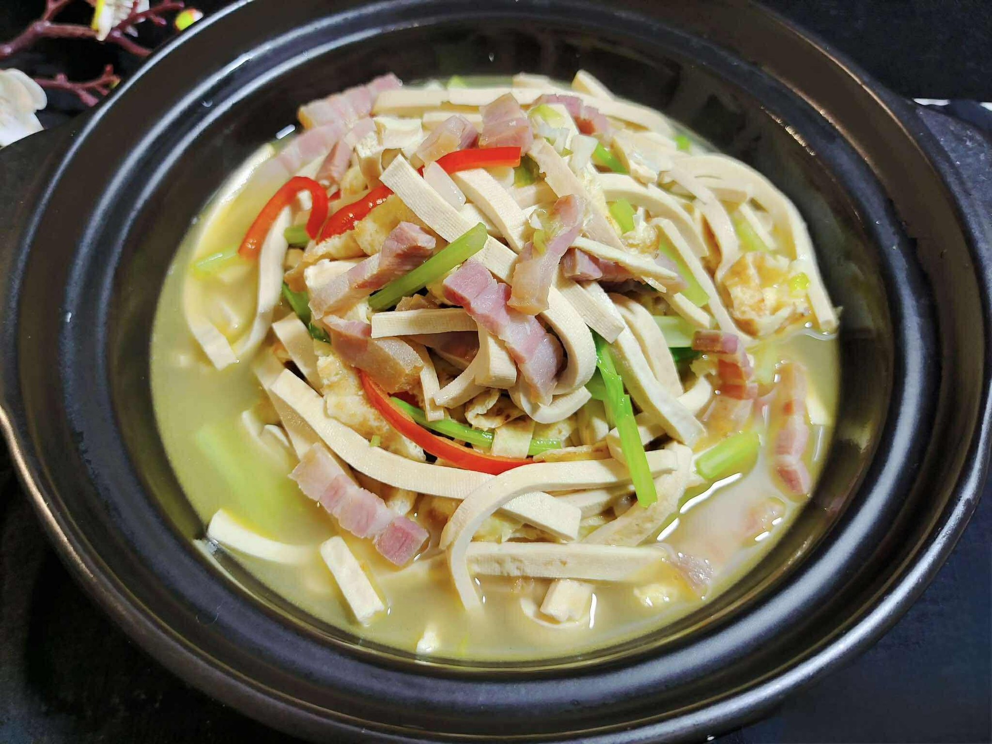 Tôi rất thích nấu canh đậu phụ theo cách này: Mềm thanh, tươi ngon và hấp dẫn, vừa dọn ra là ăn hết ngay- Ảnh 6.