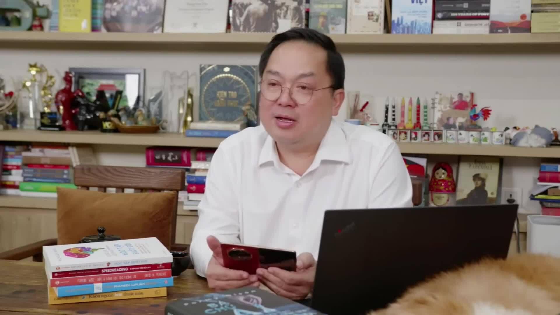 Hành trình 'sống hết mình, học đến cùng' của ông Hoàng Nam Tiến - Ảnh 2.