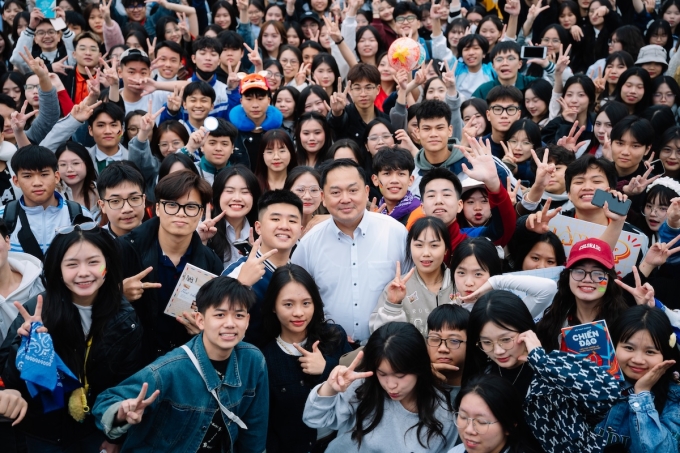 Hành trình 'sống hết mình, học đến cùng' của ông Hoàng Nam Tiến - Ảnh 3.