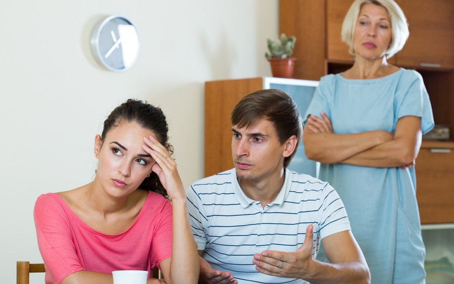 Tôi sốc khi bị người yêu "vạch mặt" trước cả họ hàng và mẹ chồng tương lai