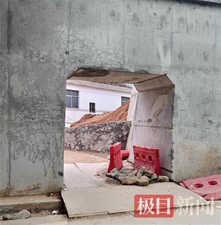 Số phận ngôi nhà 'cứng đầu' sẵn sàng nằm giữa đường cao tốc không chịu di dời dù được đền bù tới 6 tỷ đồng hiện ra sao? - Ảnh 3. Số phận ngôi nhà 'cứng đầu' sẵn sàng nằm giữa đường cao tốc không chịu di dời dù được đền bù tới 6 tỷ đồng hiện ra sao? - Ảnh 3.