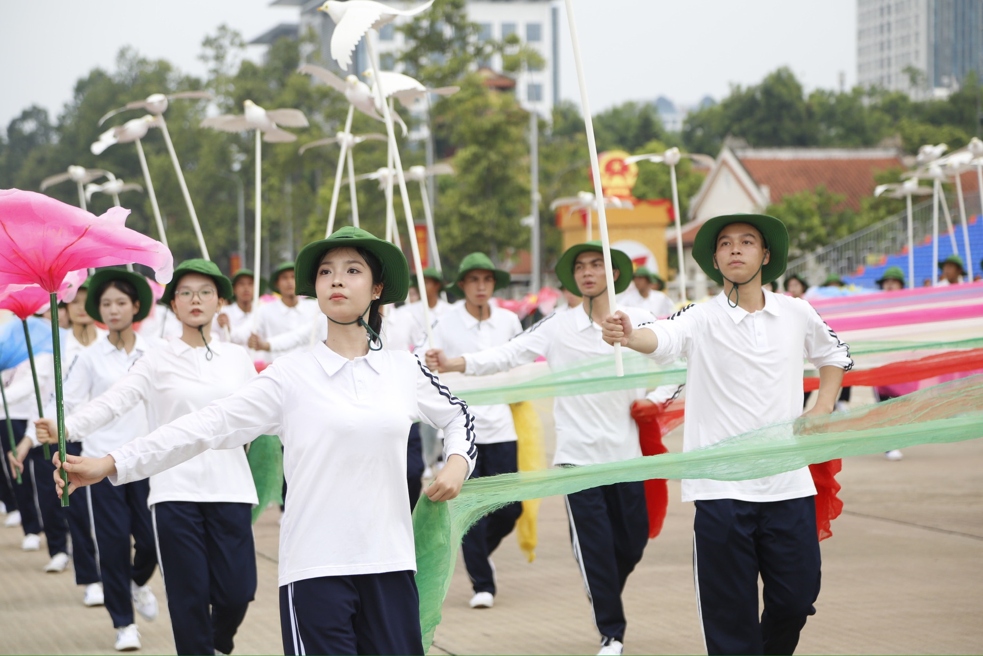 Các khối diễu binh, diễu hành lần đầu tập luyện trên Quảng trường Ba Đình - Ảnh 10.