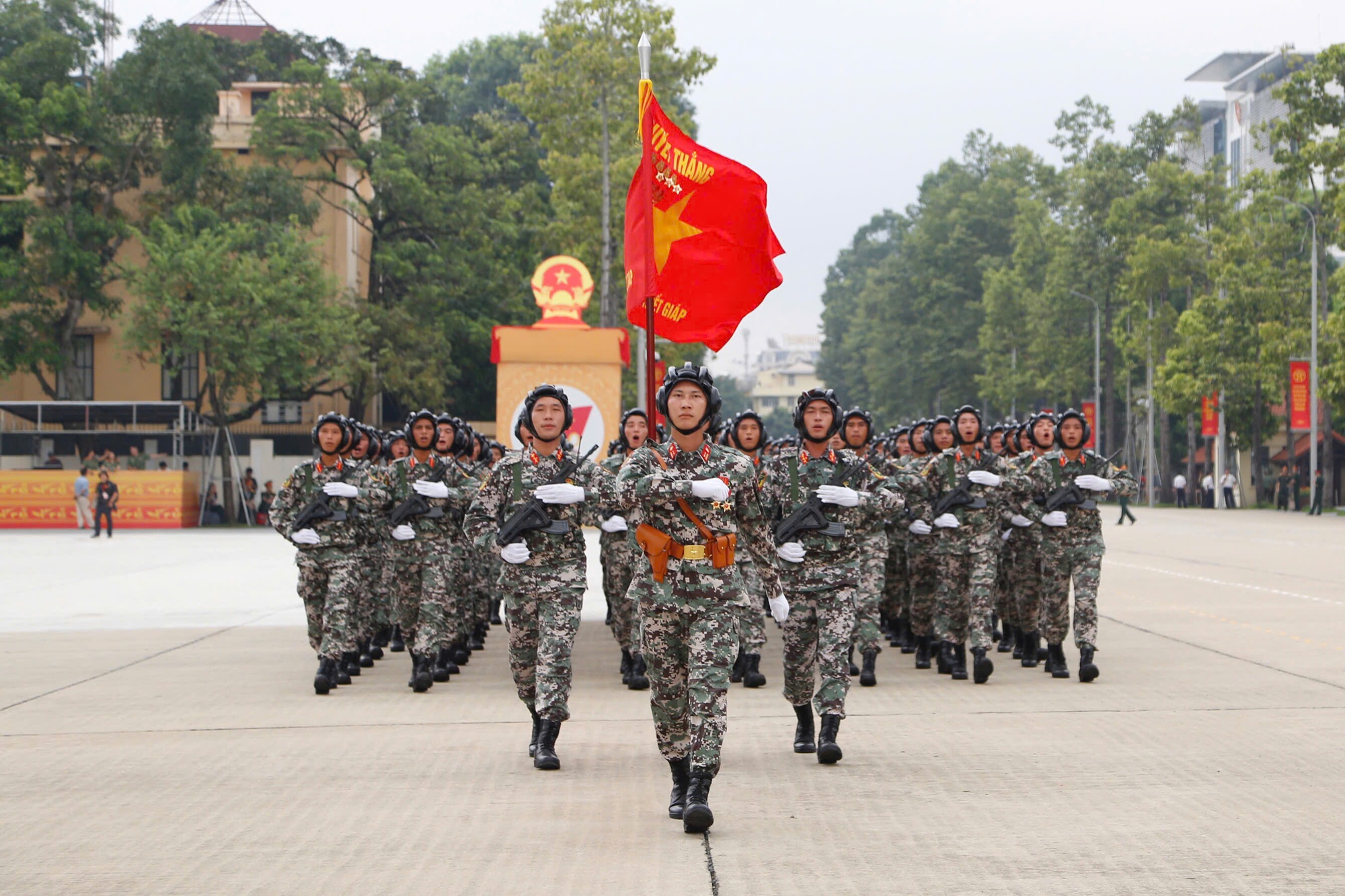 Các khối diễu binh, diễu hành lần đầu tập luyện trên Quảng trường Ba Đình - Ảnh 9.