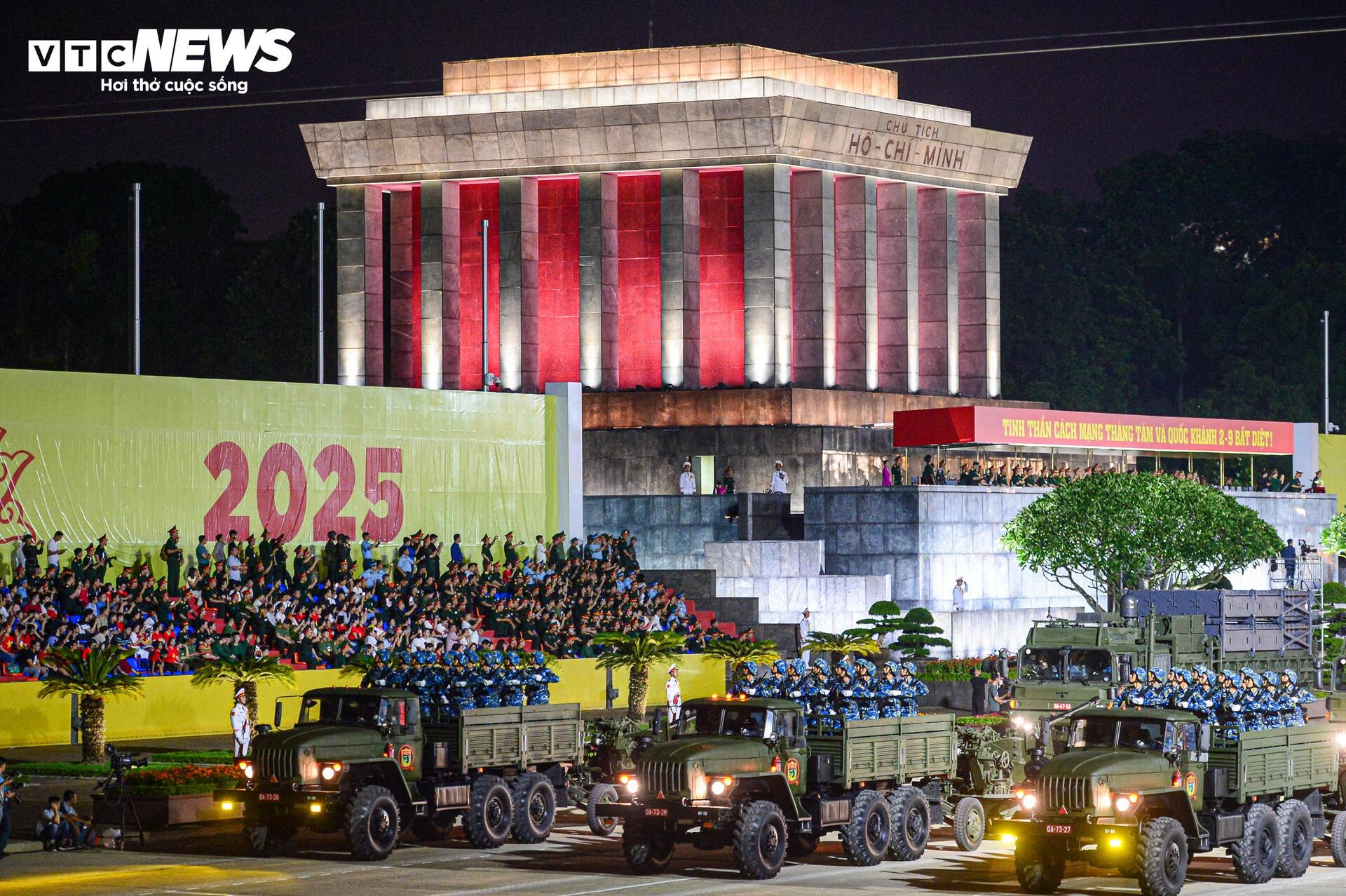 dan-khi-tai-lan-dau-tong-hop-luyen-tai-quang-truong-ba-dinh-21-8-2025-vtcnews-16-21580432-1755797273822-1755797274002111983175.jpg