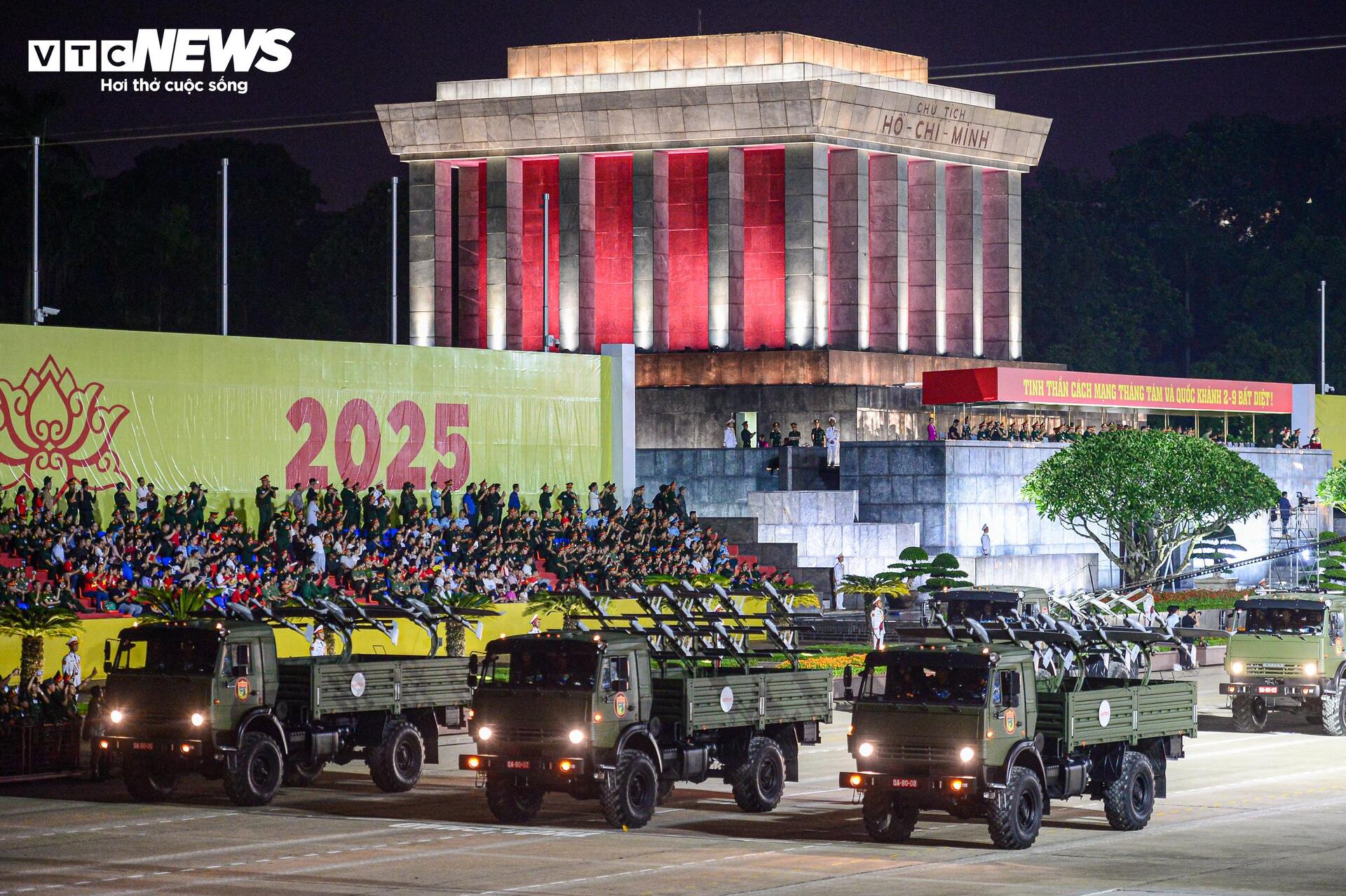 dan-khi-tai-lan-dau-tong-hop-luyen-tai-quang-truong-ba-dinh-21-8-2025-vtcnews-18-21582700-1755797275914-17557972761281096226710.jpg