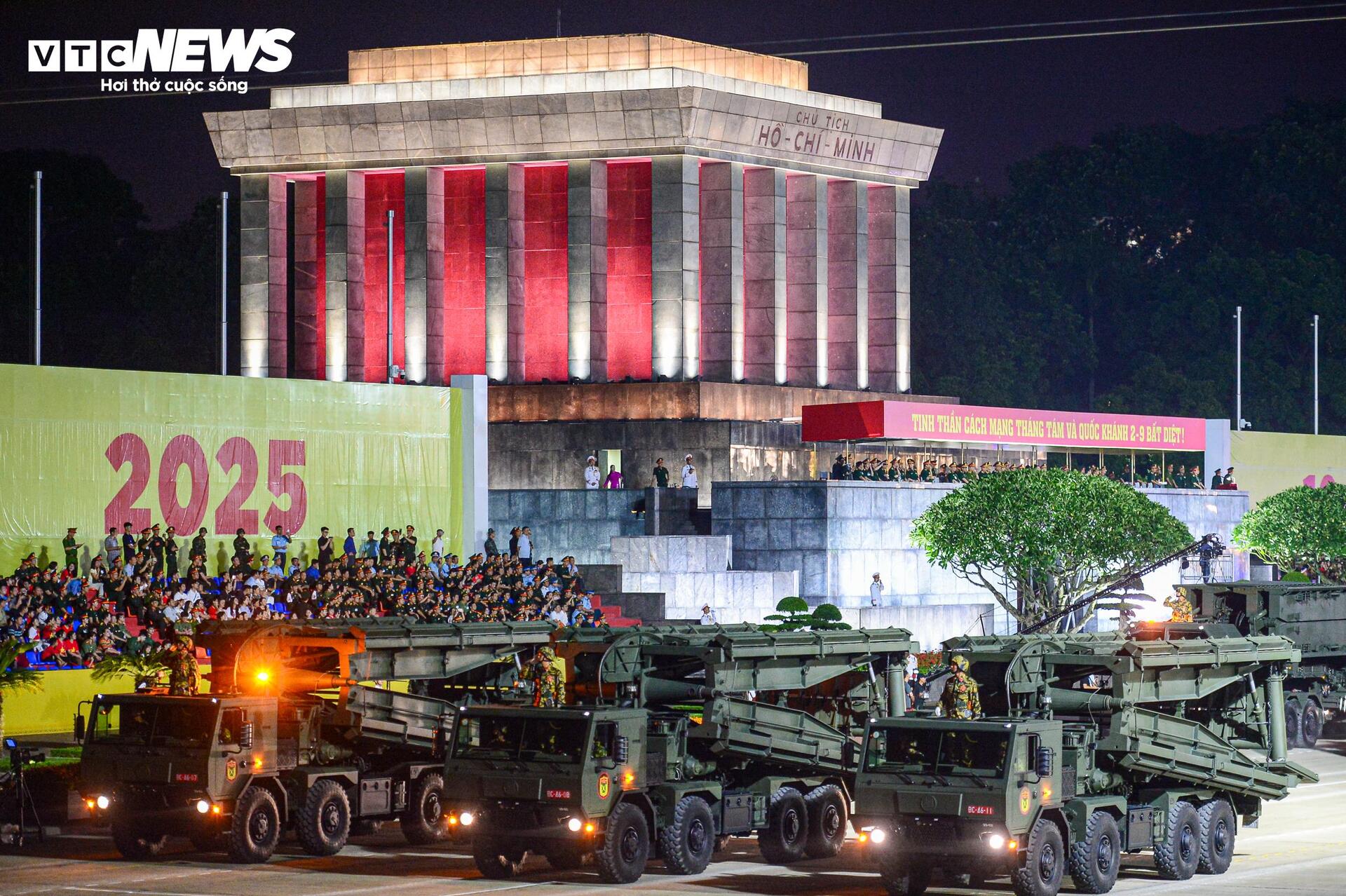 dan-khi-tai-lan-dau-tong-hop-luyen-tai-quang-truong-ba-dinh-21-8-2025-vtcnews-21-21584350-1755797276865-175579727699219563901.jpg