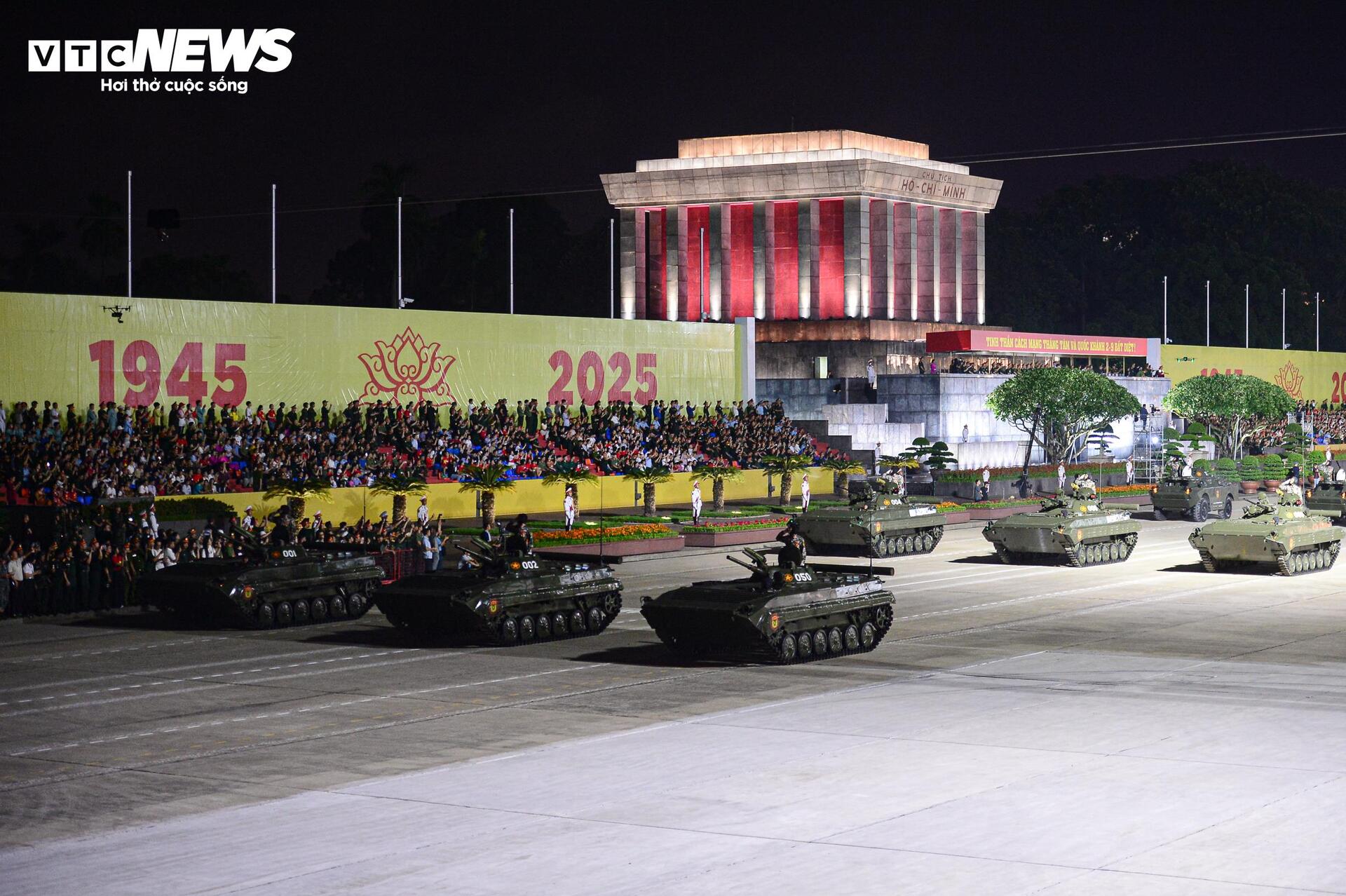 dan-khi-tai-lan-dau-tong-hop-luyen-tai-quang-truong-ba-dinh-21-8-2025-vtcnews-21453152-1755797264411-17557972646401519795941.jpg