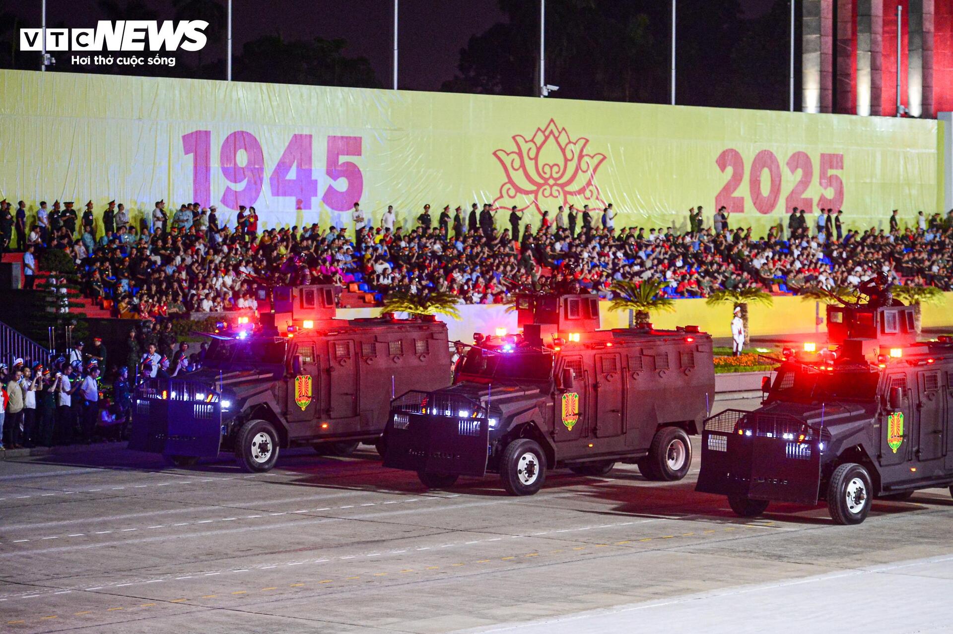 dan-khi-tai-lan-dau-tong-hop-luyen-tai-quang-truong-ba-dinh-21-8-2025-vtcnews-26-21543895-1755797281009-17557972811961523089763.jpg