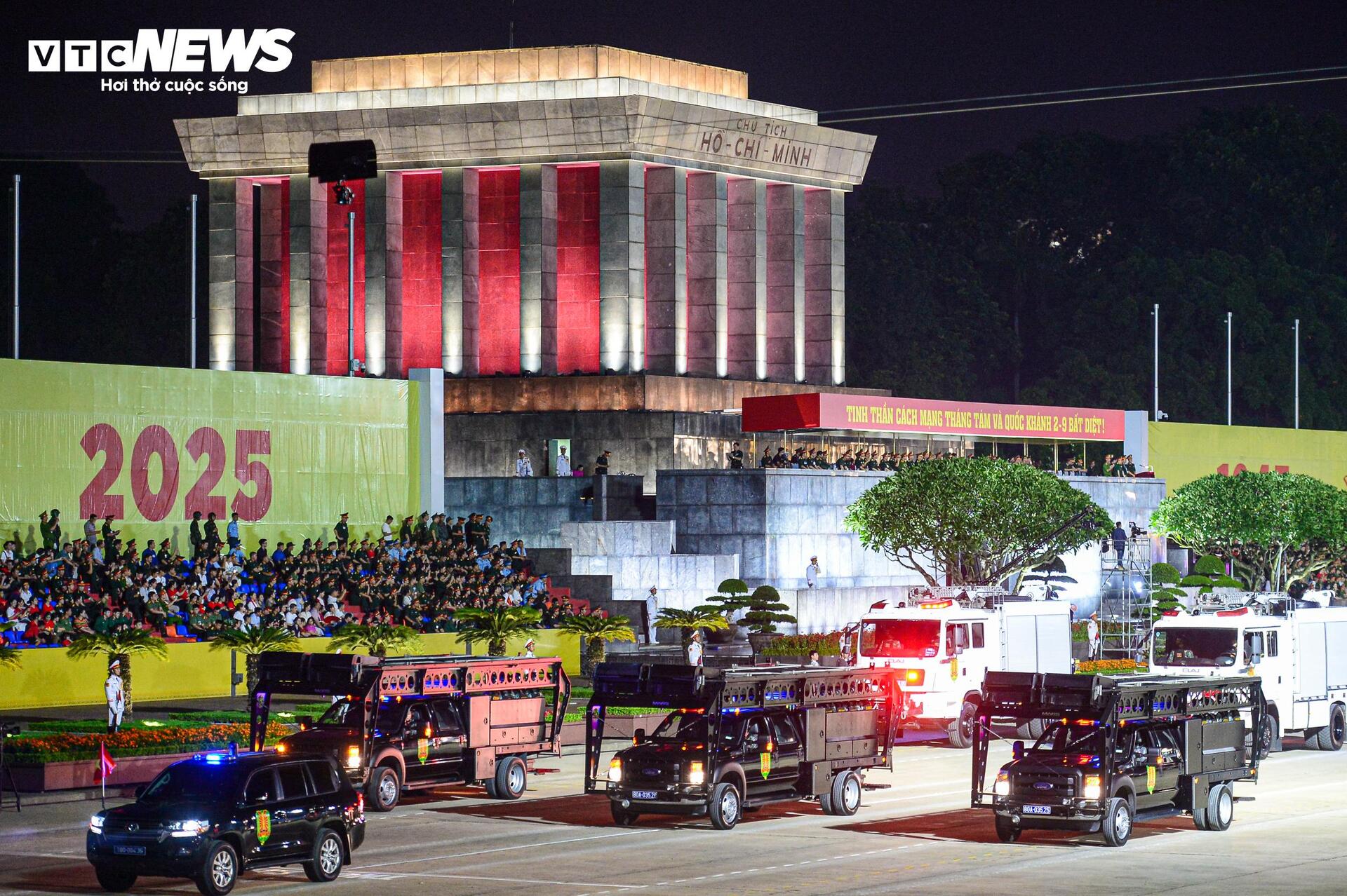 dan-khi-tai-lan-dau-tong-hop-luyen-tai-quang-truong-ba-dinh-21-8-2025-vtcnews-28-21560988-1755797284008-1755797284130980932570.jpg