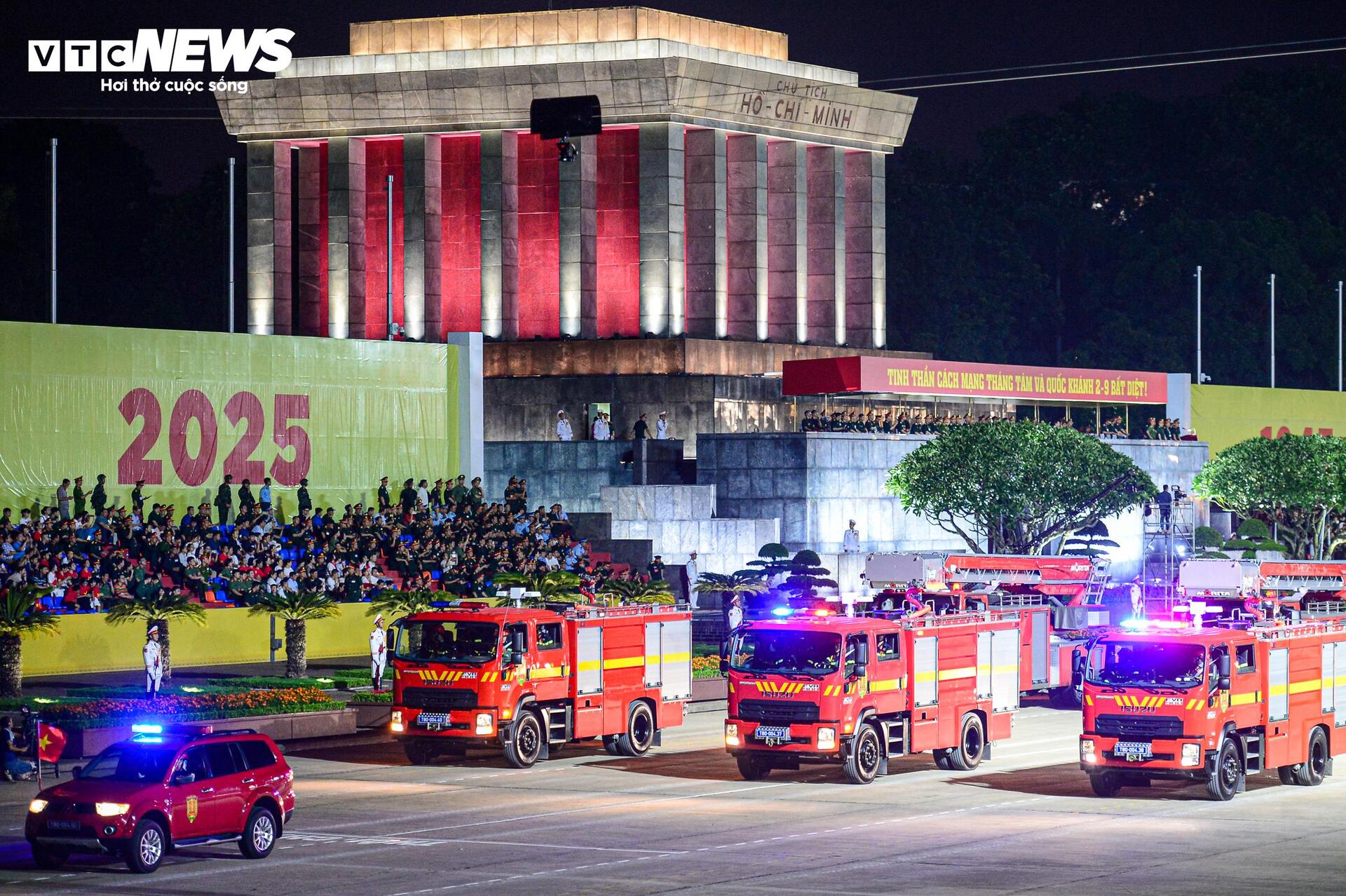 dan-khi-tai-lan-dau-tong-hop-luyen-tai-quang-truong-ba-dinh-21-8-2025-vtcnews-29-21562628-1755797285008-1755797285158210206913.jpg