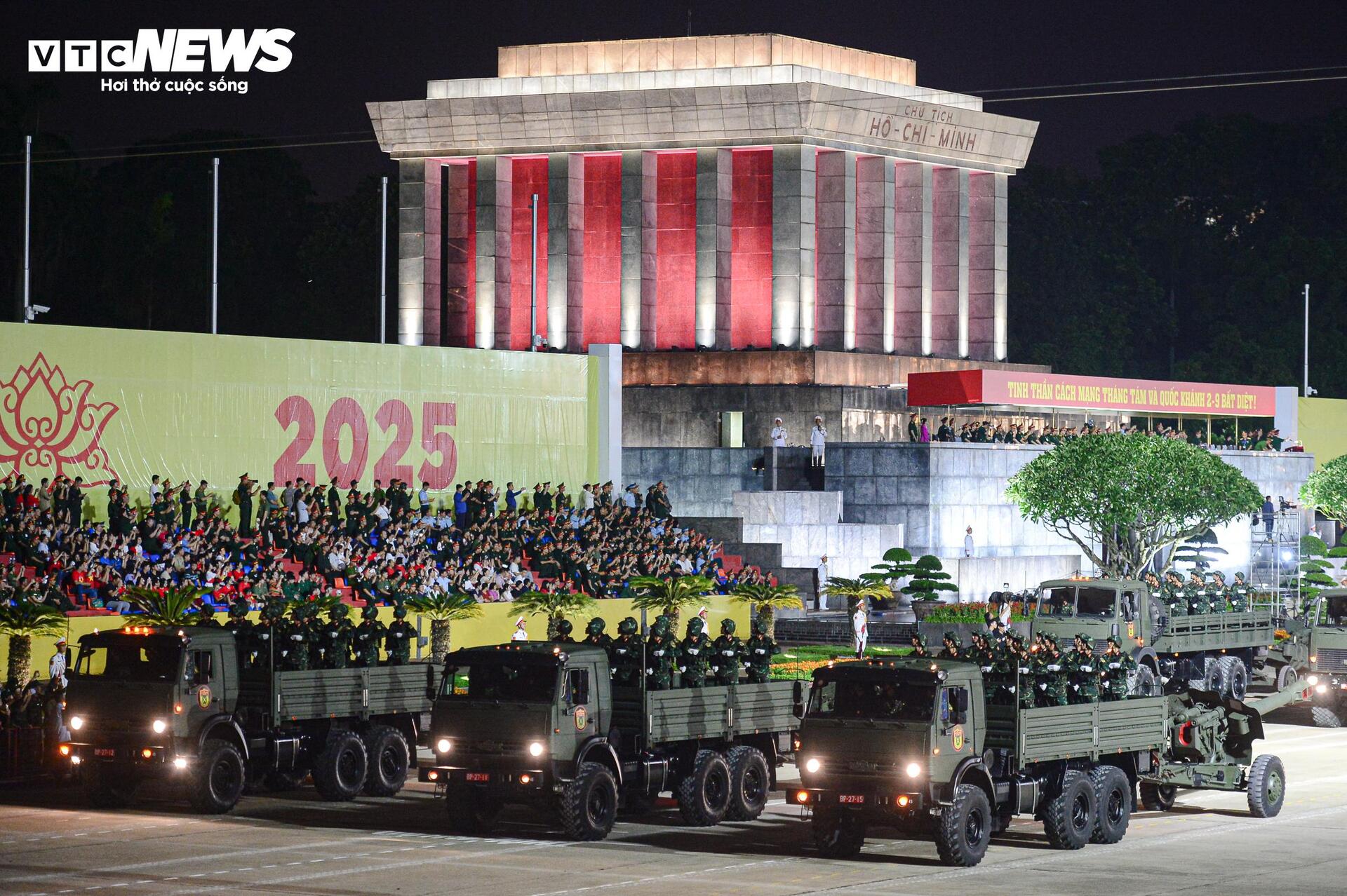dan-khi-tai-lan-dau-tong-hop-luyen-tai-quang-truong-ba-dinh-21-8-2025-vtcnews-9-21492437-1755797269922-17557972700591274178779.jpg