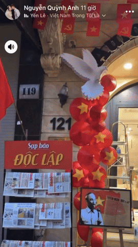 Dân tình 'tấp nập' thích thú chụp ảnh, nhận kem miễn phí trước cửa nhà cầu thủ Duy Mạnh- Ảnh 6. Dân tình 'tấp nập' thích thú chụp ảnh, nhận kem miễn phí trước cửa nhà cầu thủ Duy Mạnh- Ảnh 6.