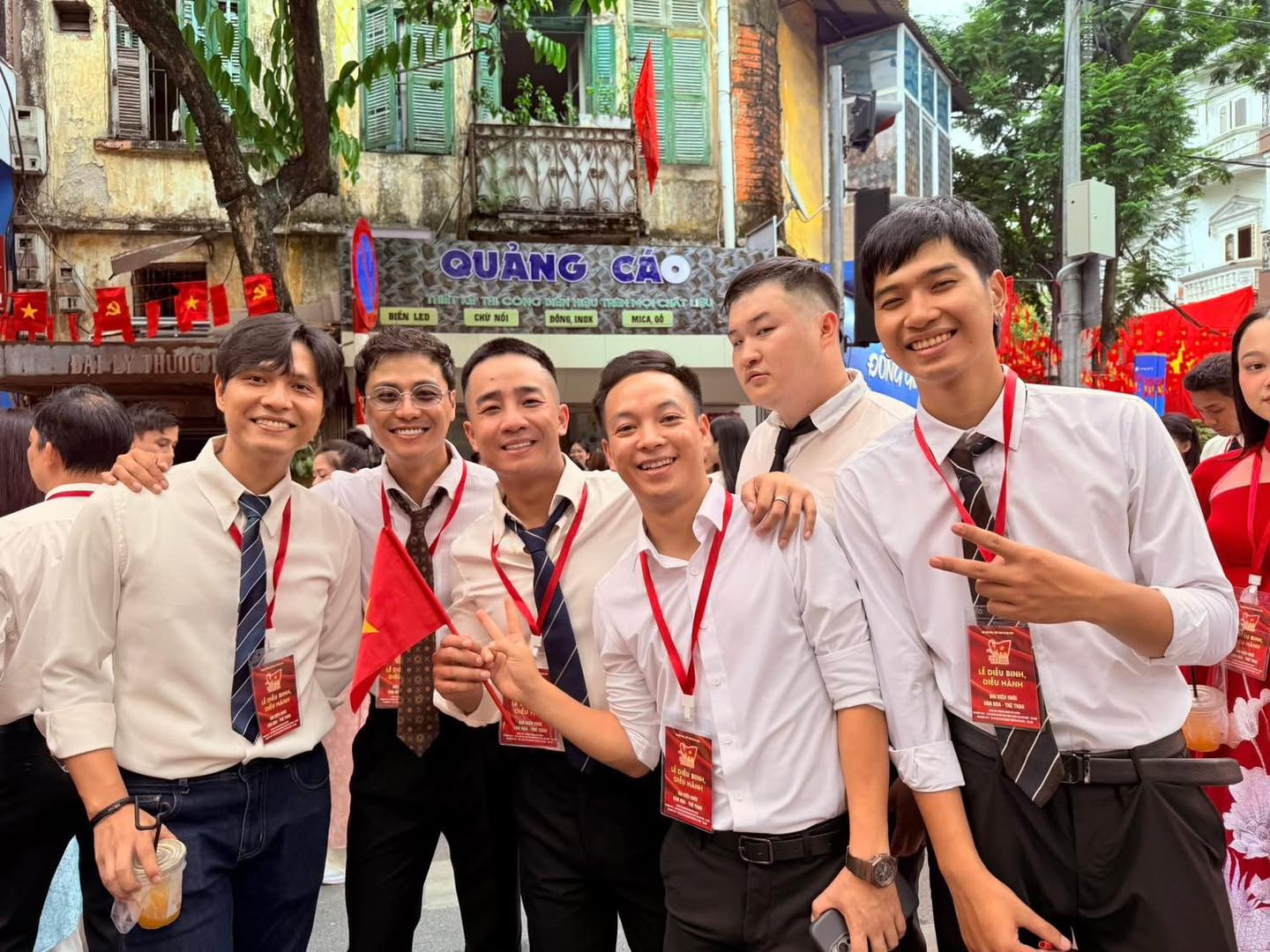 Hình ảnh đầy tự hào của nghệ sĩ Việt khi tham gia tổng hợp luyện diễu hành A80 - Ảnh 8. Hình ảnh đầy tự hào của nghệ sĩ Việt khi tham gia tổng hợp luyện diễu hành A80 - Ảnh 8.