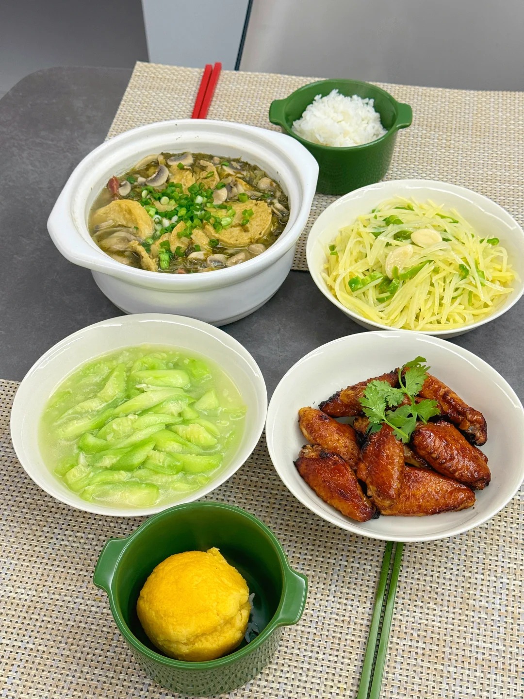 9 gợi ý mâm cơm gia đình vừa ngon vừa lành, ai cũng muốn về nhà ăn cơm- Ảnh 8. 9 gợi ý mâm cơm gia đình vừa ngon vừa lành, ai cũng muốn về nhà ăn cơm- Ảnh 8.