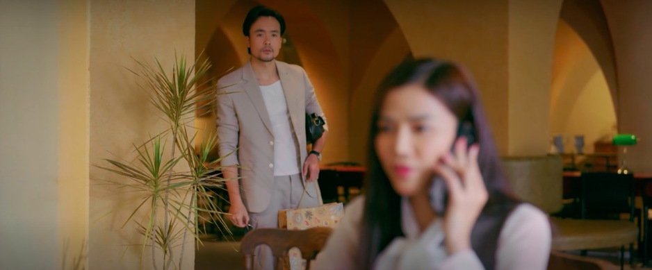 'Cầu vồng ở phía chân trời' mới nhất: Oanh suy sụp vì thua lỗ, chồng cũ giành lại quyền nuôi con - Ảnh 2. Cầu vồng ở phía chân trời - Tập 23: Chồng cũ của Oanh muốn giành lại quyền nuôi con - Ảnh 6.