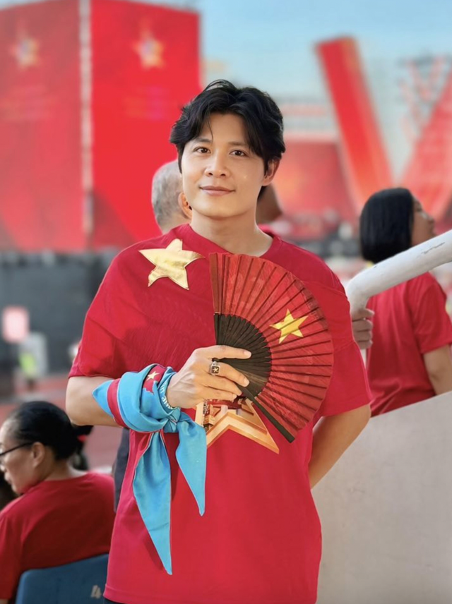 Ca sĩ Duyên Quỳnh: 'Viết tiếp câu chuyện hoà bình từng bị từ chối biểu diễn vì... không nổi tiếng'  - Ảnh 6.