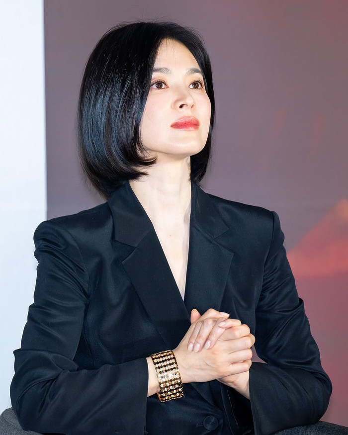 6 năm sau ly hôn, Song Hye Kyo gây 'bỏng mắt' chỉ vì một chi tiết - Ảnh 5. 6 năm sau ly hôn, Song Hye Kyo gây 'bỏng mắt' chỉ vì một chi tiết - Ảnh 5.