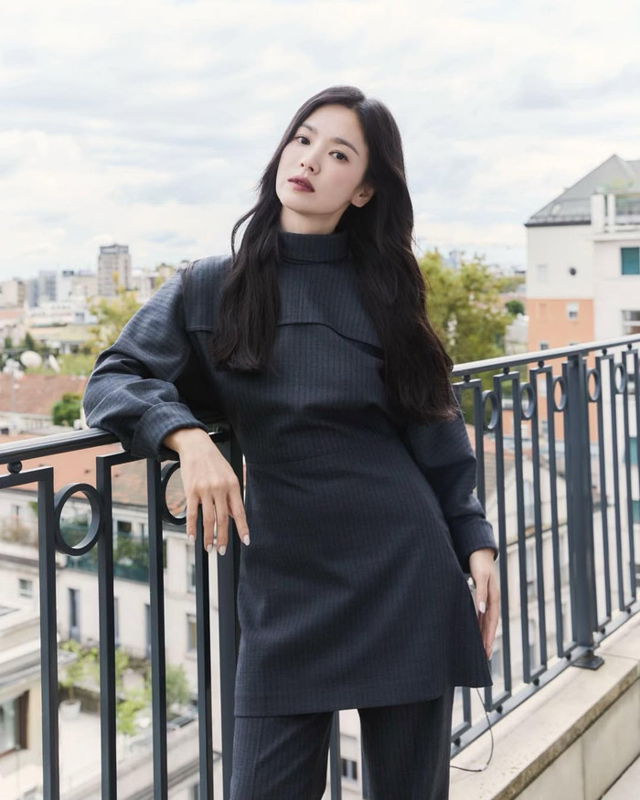 6 năm sau ly hôn, Song Hye Kyo gây 'bỏng mắt' chỉ vì một chi tiết - Ảnh 4. 6 năm sau ly hôn, Song Hye Kyo gây 'bỏng mắt' chỉ vì một chi tiết - Ảnh 4.